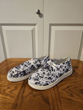 Woman's White and Black Speckled Slip-On Sneakers Sz 8.5